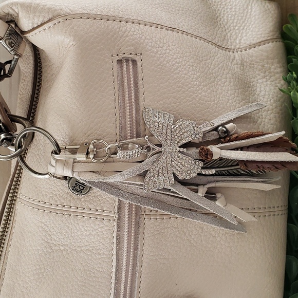 J27. RESTOCKED! Silver Tone Rhinestone Butterfly Bag Charm / Keychain - Picture 7 of 8